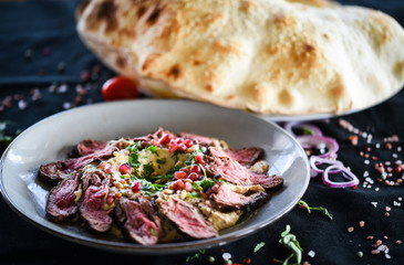 lebanese humus with grilled beef & lebanese bread