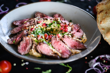 lebanese humus with grilled beef & lebanese bread