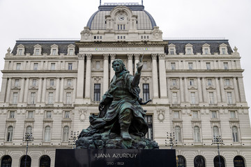 Fototapeta na wymiar Monument to Juana Azurduy in front of the Kirchner Cultural Center
