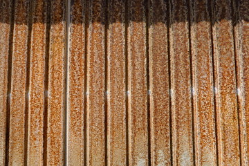 Détail de porte de garage en fer. 