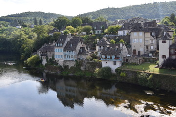 Fototapeta na wymiar Argentat sur Dordogne