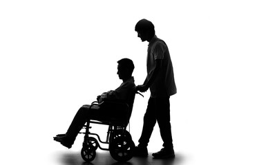 介護　車いす　お年寄り