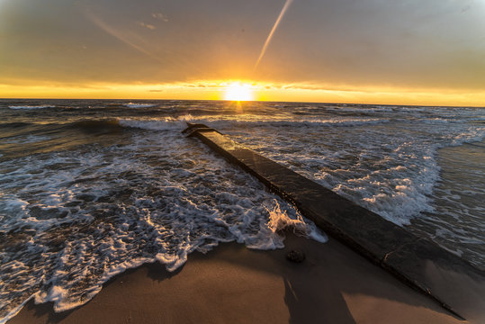 el muelle hacia el sol