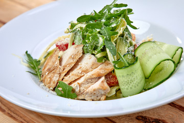 grilled chicken with fresh vegetables