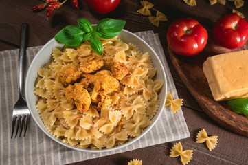 Farfalle pasta with chicken and cheese