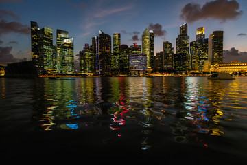 Night view of the financial district Marina Bay in Singapore.