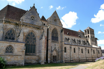 Fototapeta na wymiar Eglise Saint-Pierre-et-Saint-Paul du prieuré bénédictin de Souvigny, Allier, France