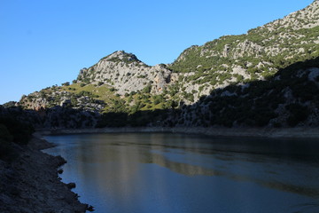 Fototapeta premium Gorg blau lake on the road from Soller to Lluc, West Coast, Mallorca, Spain