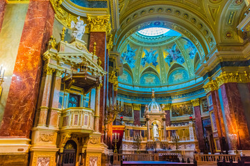 Fototapeta na wymiar Interior of St. Stephen's Basilica in Budapest, Hungary