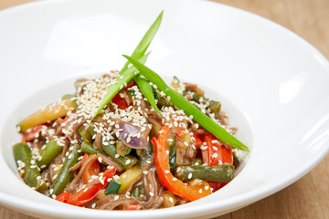 soba noodles with vegetables
