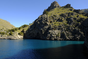 Fototapeta premium Die Felsenschlucht Torrent de Pareis bei Sa Calobra in der Serra de Tramuntana, Mallorca, Balearen, Spanien