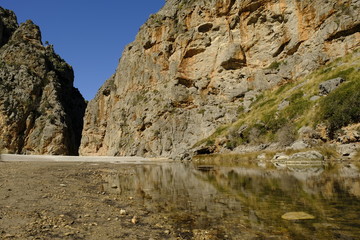 Die Felsenschlucht Torrent de Pareis bei Sa Calobra in der Serra de Tramuntana,  Mallorca, Balearen, Spanien