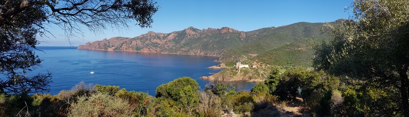 Panoramique entre Scandola et Girolata