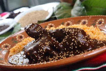 Mexican chicken mole accompanied by all its ingredients