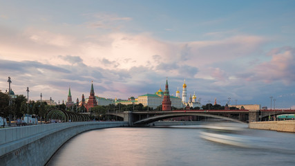 Fototapeta na wymiar view of moscow kremlin and river at the evening