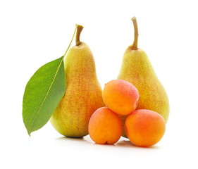 Fresh pears and apricots.