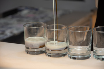 Liqueur in 2 different colors