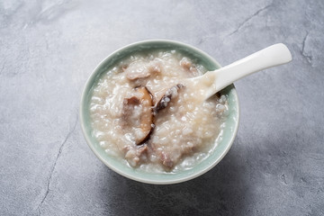 A bowl of nutritious and delicious mushroom lean meat porridge