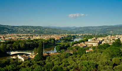 Fototapeta na wymiar Vista of Arno River in Florence Italy