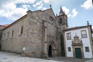 Fototapeta na wymiar Église São Francisco à Guimarães, Portugal