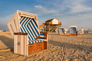 Outdoor-Kissen Strandkörbe auf dem Strand von St. Peter-Ording  Nordfriesland  Deutschland © majonit