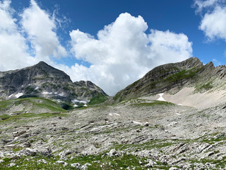 Obraz premium Abkhazia, clouds over the Arabica plateau in summer
