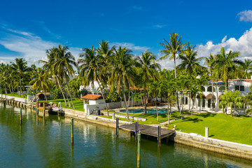 Fototapeta na wymiar Aerials of Miami Beach luxury homes on the water