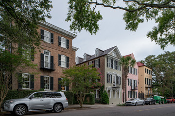 Fototapeta na wymiar Colonial style homes in Charleston SC streetview