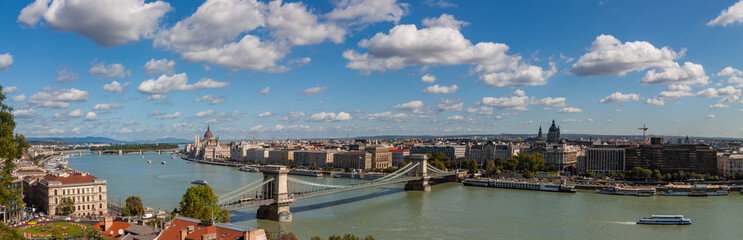 Fototapeta na wymiar Panorama Cityscape of Budapest and Széchenyi Chain Bridge acrossed Danube River, Hungary.