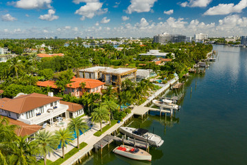 Fototapeta na wymiar Aerial photo of Miami Beach mansions
