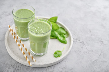 Green smoothie with spinach or avocado