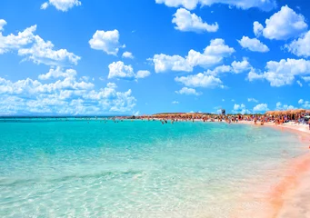 Photo sur Plexiglas  Plage d'Elafonissi, Crète, Grèce Tropical sandy beach with turquoise water, in Elafonisi, Crete, Greece. Elafonissi beach with pink sand. Copy space.