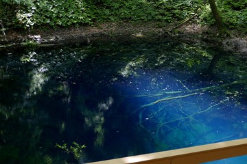 《十二湖の青池》青森県深浦町