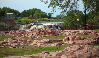 Fototapeta premium waterfall and stone 