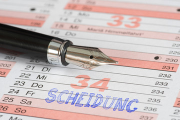 Ein Kalender mit einem Termin f&uuml;r die Scheidung