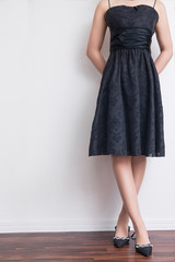 Fototapeta premium 黒いドレスを着た女性 dress