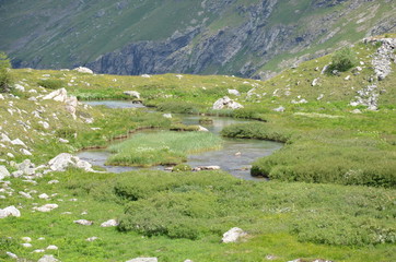 Ruisseau montagne randonnée alpes