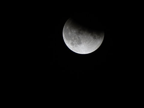 eclipse de luna parcial 16 julio 2019 desde la playa de cabopino marbella malaga