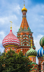 Fototapeta na wymiar the domes of St. Basil's Cathedral on red square in Moscow