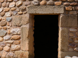 Casa o choza de piedra tradicional de vendimiadores en la zona de Navarra