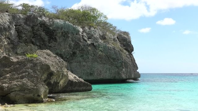 Cura&ccedil;ao Kleine Knip mid wide shot of shore and sea
