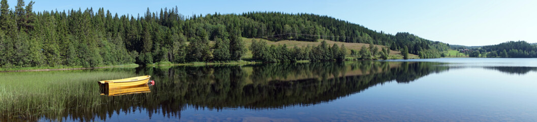 Obraz premium Panorama of lake