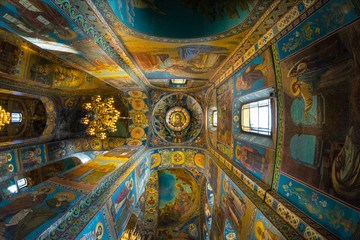 Fototapeta na wymiar Church of the Savior on Spilled Blood. play of light under the temple arches .