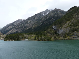 Lago en la montaña