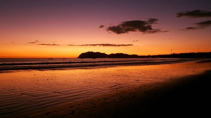 Sonnenuntergang am Strand von Samara in Costa Rica