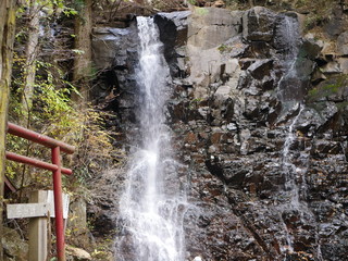 滝と鳥居