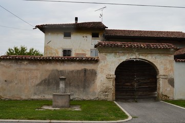an old abandoned, dilapidated house