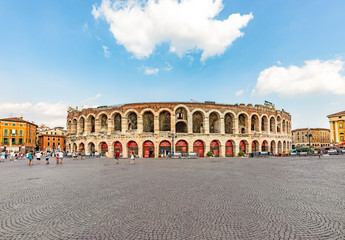 famous old roman arena di Verona
