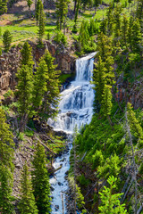 Obrazy  Undine Falls w Parku Narodowym Yellowstone, Wyoming, USA.