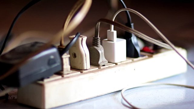 Gradually change focus at the used extended socket on the floor.